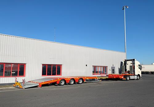 New trailers with hydraulic loading ramps